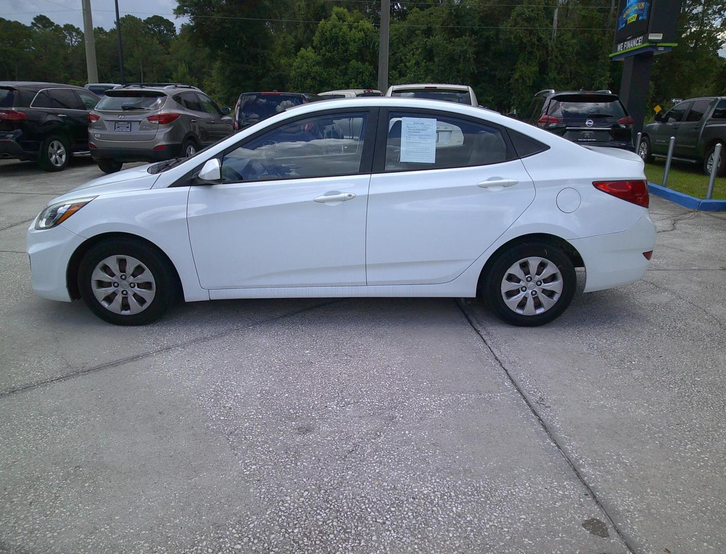 2016 WHITE HYUNDAI ACCENT SE (KMHCT4AE2GU) , located at 390 Hansen Avenue, Orange Park, FL, 32065, (904) 276-7933, 30.130497, -81.787529 - Photo#4