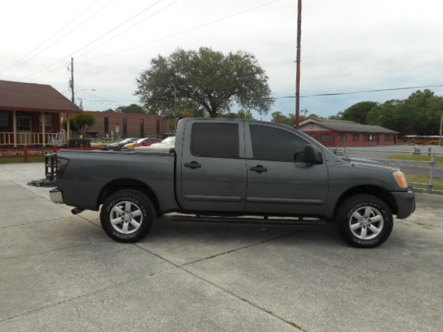 2010 GRAY NISSAN TITAN SE; LE; XE; PR (1N6BA0ECXAN) , located at 390 Hansen Avenue, Orange Park, FL, 32065, (904) 276-7933, 30.130497, -81.787529 - Photo#4