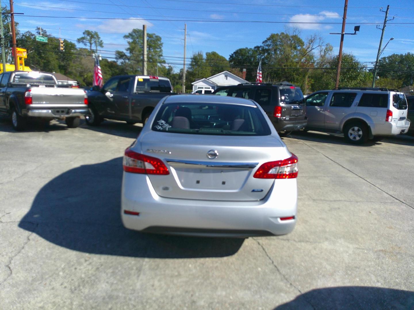 2014 SILVER NISSAN SENTRA (3N1AB7AP3EY) , located at 1200 Cassat Avenue, Jacksonville, FL, 32205, (904) 695-1885, 30.302404, -81.731033 - Photo#2