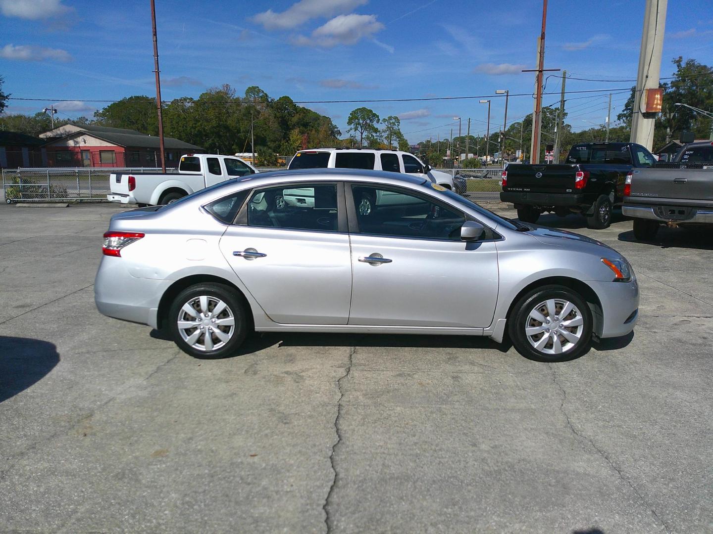 2014 SILVER NISSAN SENTRA (3N1AB7AP3EY) , located at 1200 Cassat Avenue, Jacksonville, FL, 32205, (904) 695-1885, 30.302404, -81.731033 - Photo#3