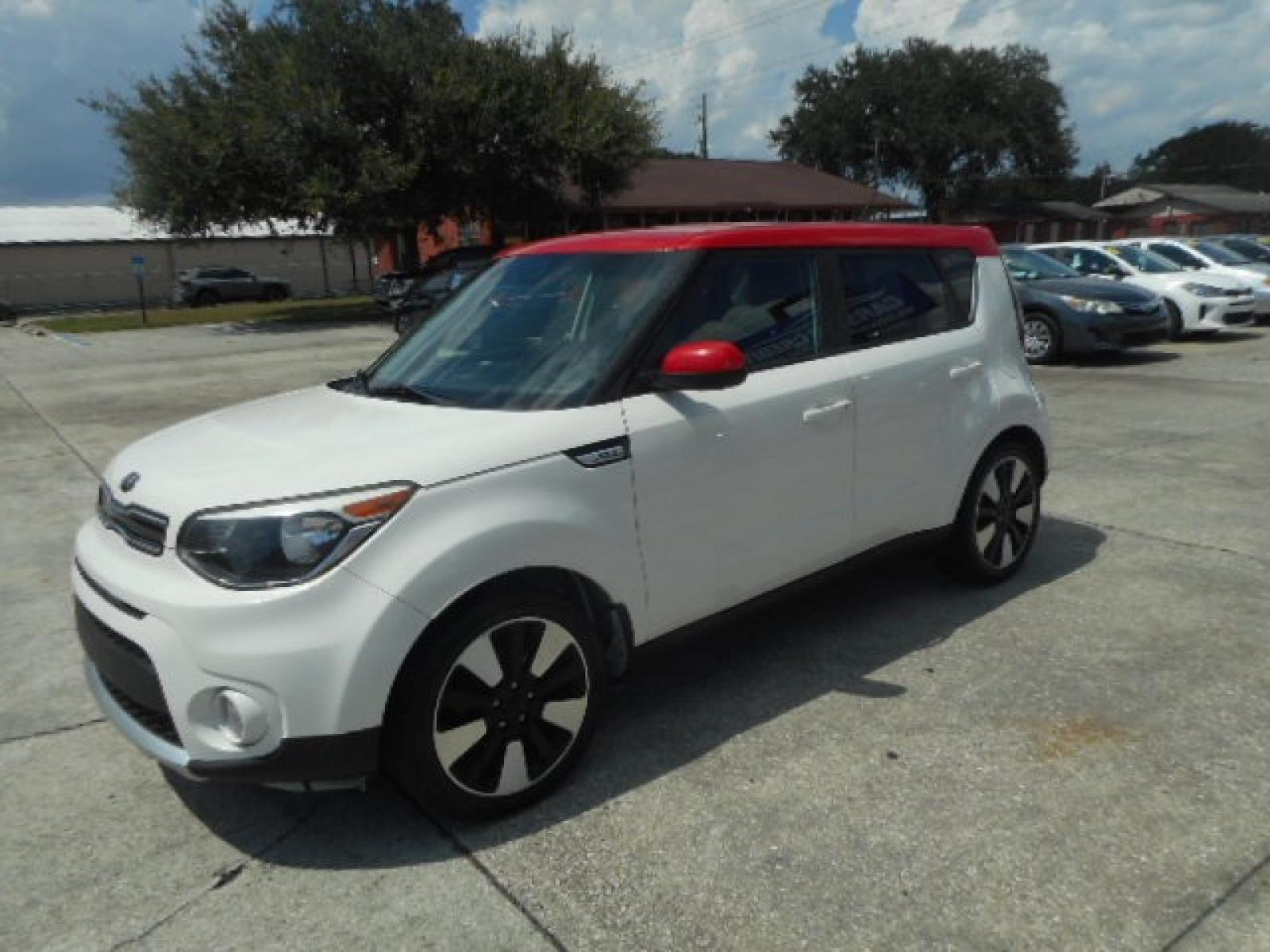 2017 WHITE KIA SOUL + (PLUS) (KNDJP3A59H7) , located at 1200 Cassat Avenue, Jacksonville, FL, 32205, (904) 695-1885, 30.302404, -81.731033 - Photo #1