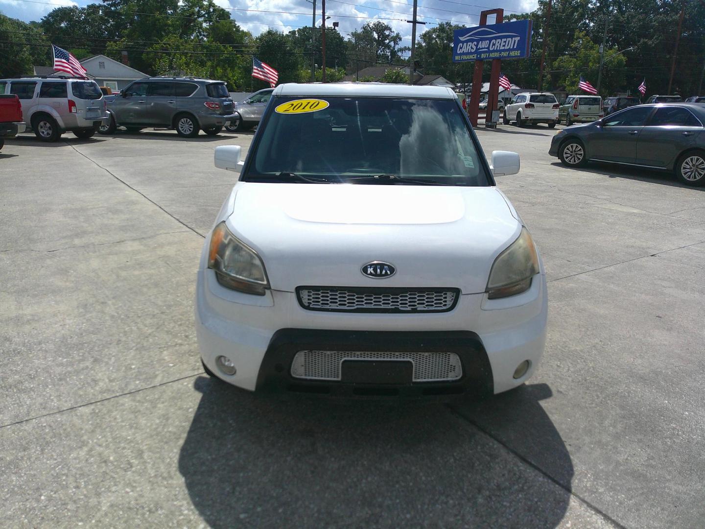 2010 WHITE KIA SOUL BASE; SPORT; + (KNDJT2A27A7) , located at 390 Hansen Avenue, Orange Park, FL, 32065, (904) 276-7933, 30.130497, -81.787529 - Photo#0