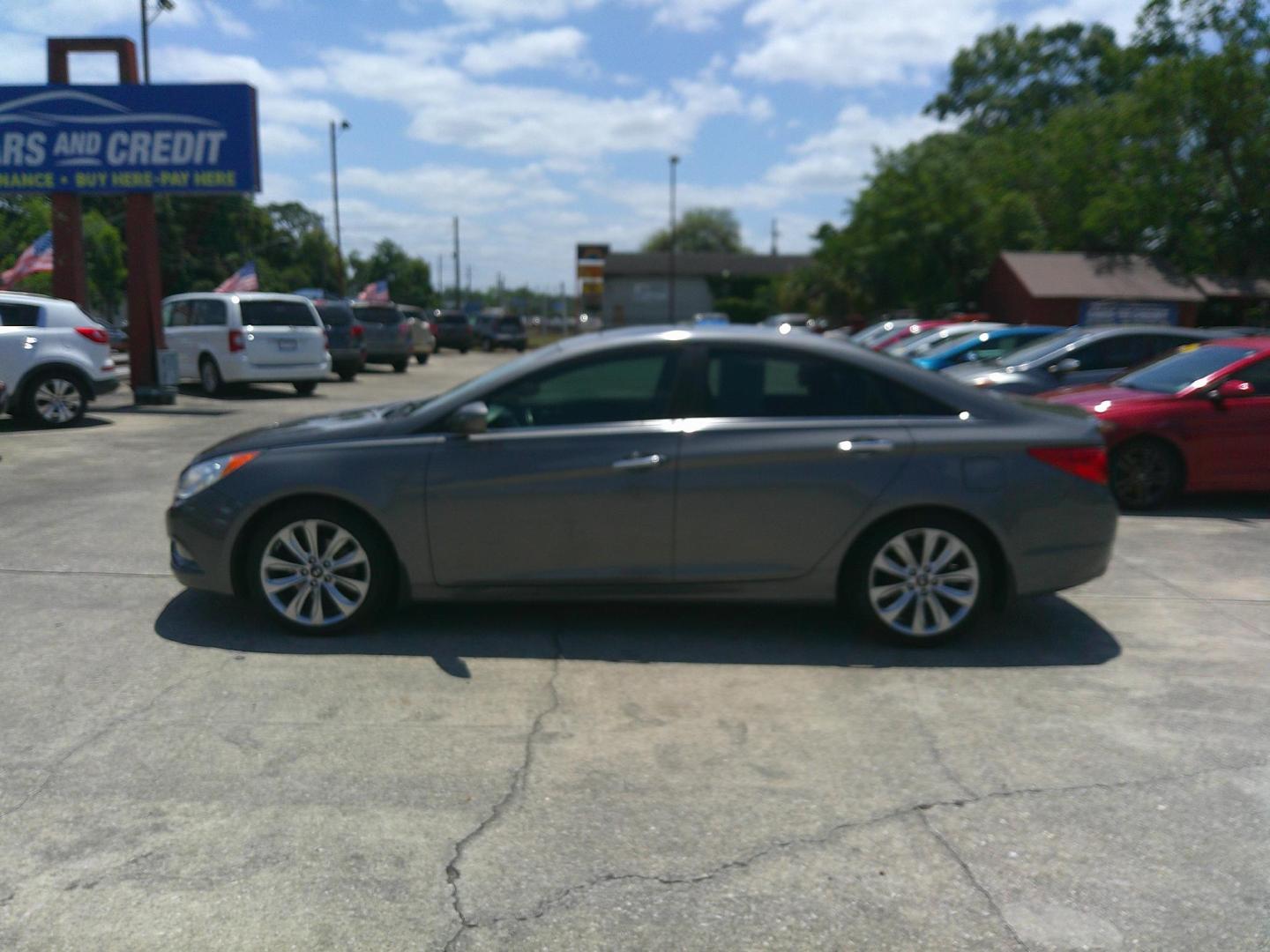2013 GRAY HYUNDAI SONATA LIMITED; SE (5NPEC4AC7DH) , located at 1200 Cassat Avenue, Jacksonville, FL, 32205, (904) 695-1885, 30.302404, -81.731033 - Photo#1
