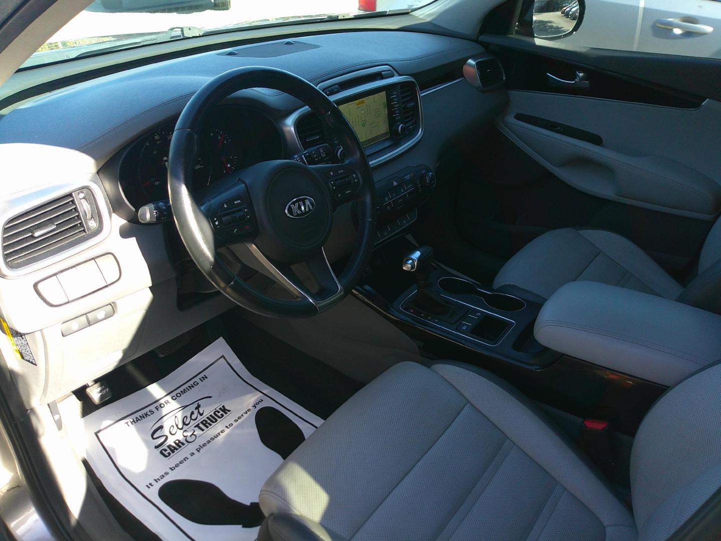 2017 GRAY KIA SORENTO LIMITED; SX (5XYPK4A55HG) , located at 390 Hansen Avenue, Orange Park, FL, 32065, (904) 276-7933, 30.130497, -81.787529 - Photo#2