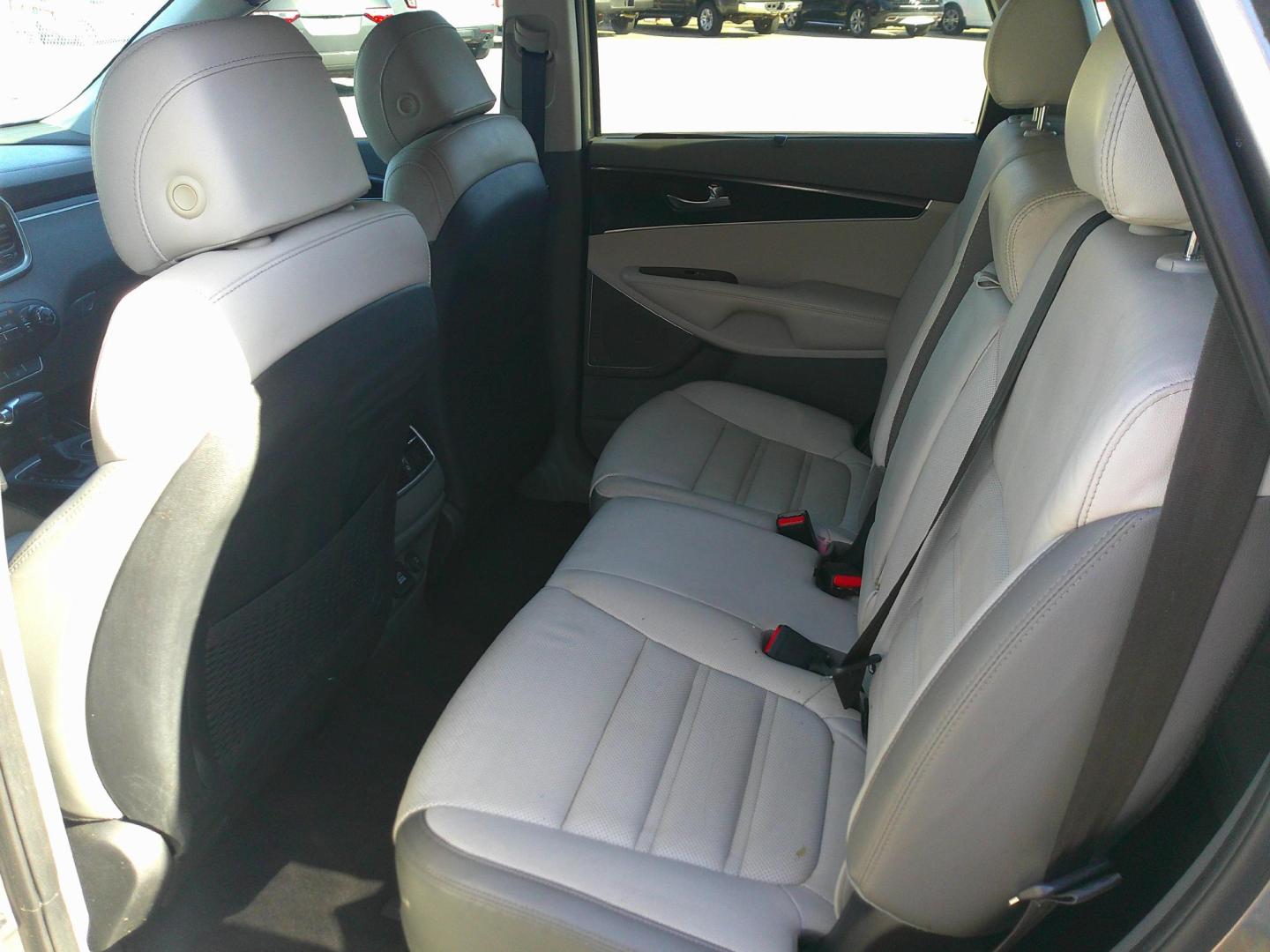 2017 GRAY KIA SORENTO LIMITED; SX (5XYPK4A55HG) , located at 390 Hansen Avenue, Orange Park, FL, 32065, (904) 276-7933, 30.130497, -81.787529 - Photo#3