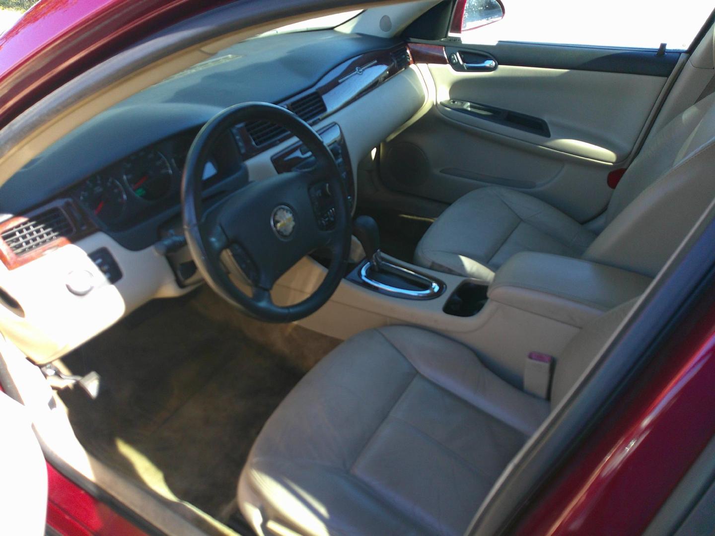 2011 RED CHEVROLET IMPALA LTZ (2G1WC5EM6B1) , located at 1200 Cassat Avenue, Jacksonville, FL, 32205, (904) 695-1885, 30.302404, -81.731033 - Photo#2