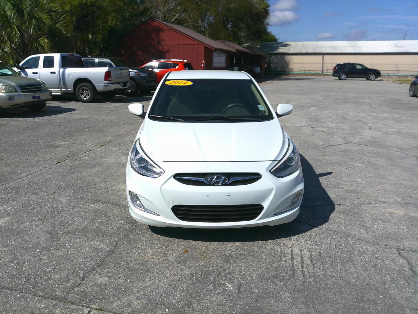 2014 WHITE HYUNDAI ACCENT GLS (KMHCU4AE8EU) , located at 1200 Cassat Avenue, Jacksonville, FL, 32205, (904) 695-1885, 30.302404, -81.731033 - Photo#0