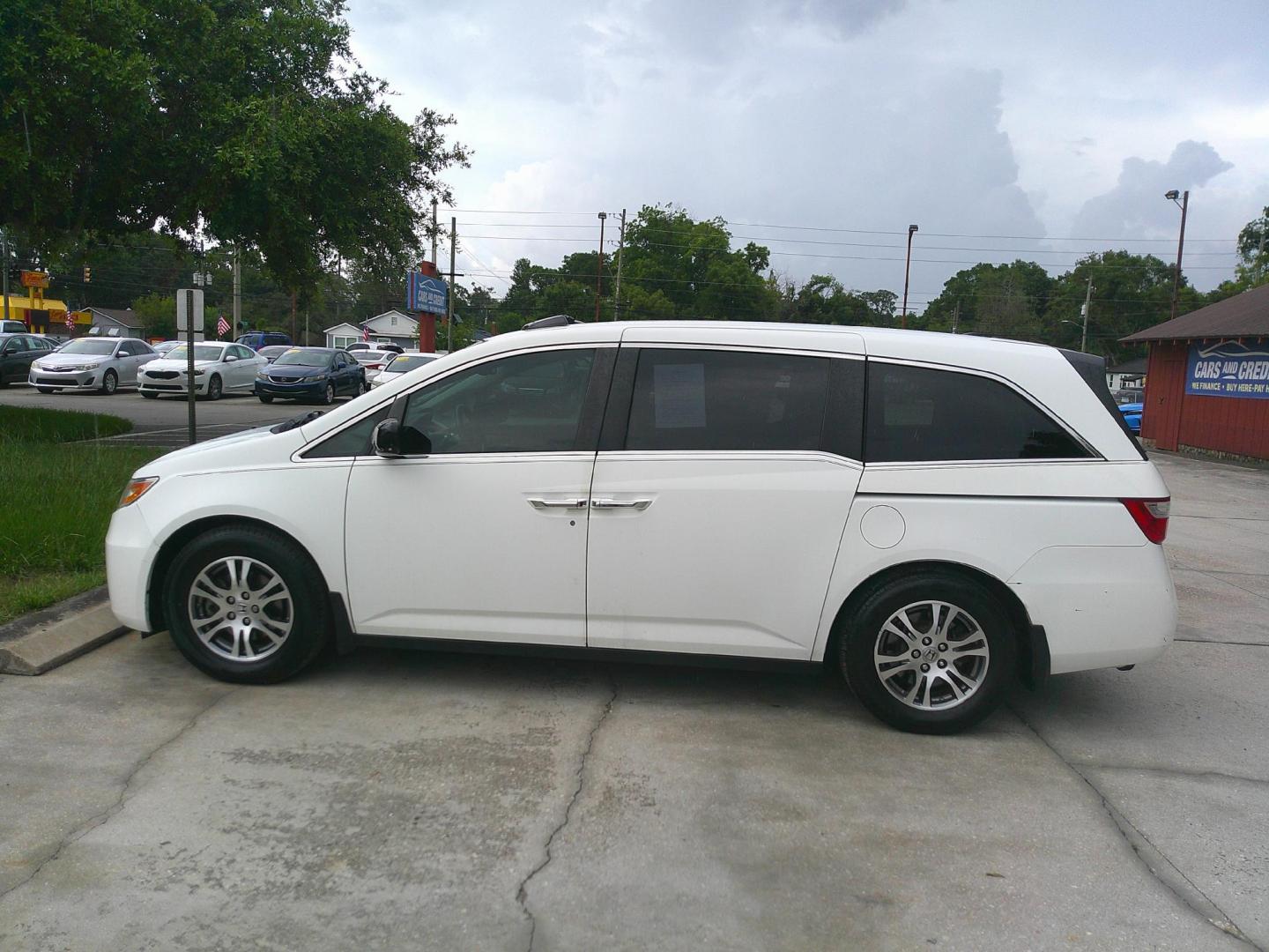 2012 WHITE HONDA ODYSSEY EX-L (5FNRL5H63CB) , located at 1200 Cassat Avenue, Jacksonville, FL, 32205, (904) 695-1885, 30.302404, -81.731033 - Photo#1