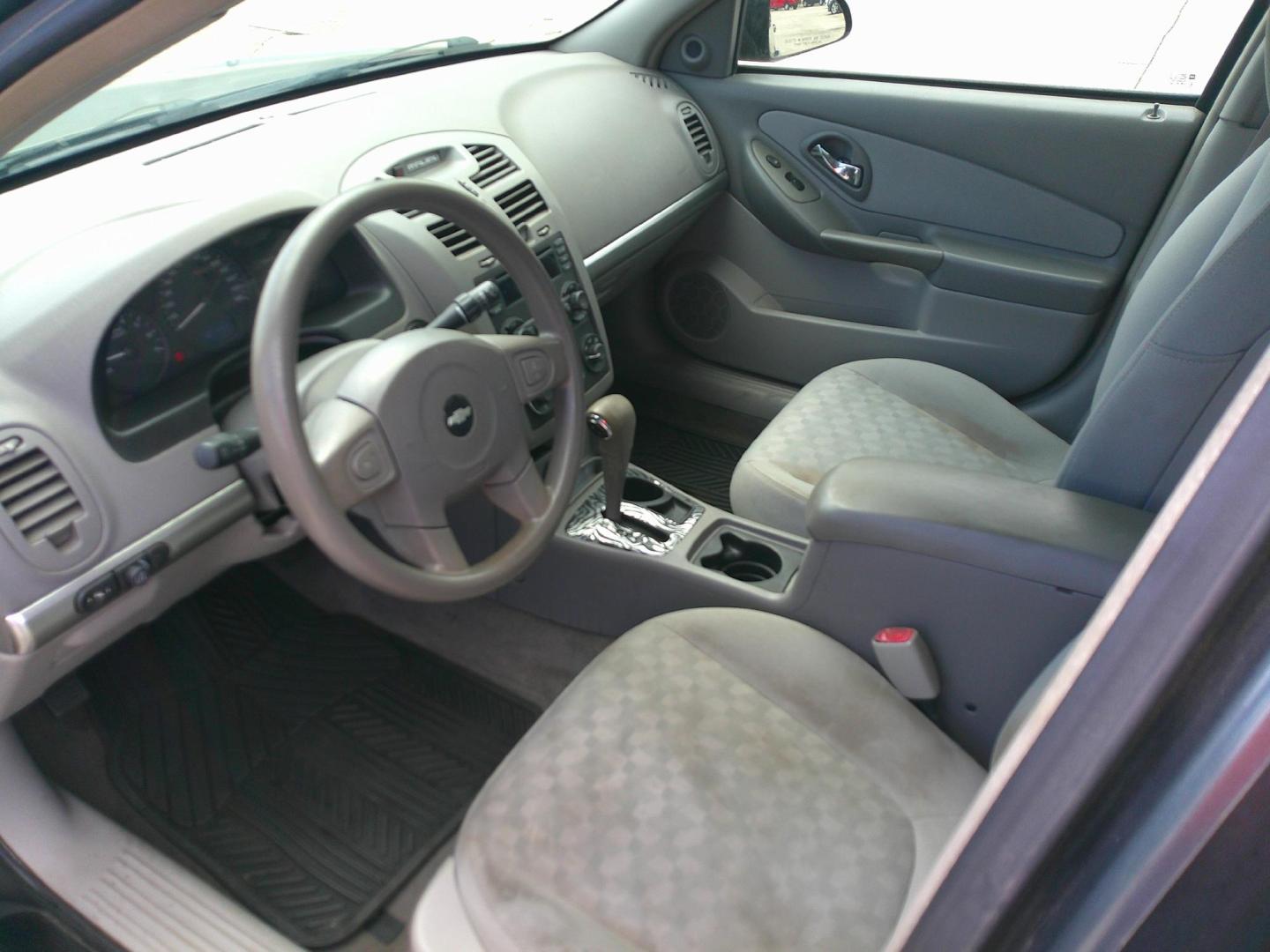 2005 GRAY CHEVROLET MALIBU LS (1G1ZT54885F) , located at 1200 Cassat Avenue, Jacksonville, FL, 32205, (904) 695-1885, 30.302404, -81.731033 - Photo#2