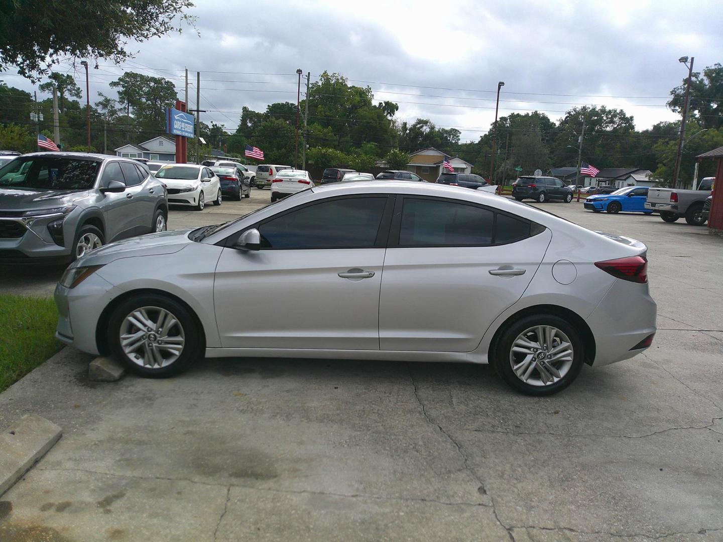 2019 SILVER HYUNDAI ELANTRA LIMITED; SEL (5NPD84LF9KH) , located at 1200 Cassat Avenue, Jacksonville, FL, 32205, (904) 695-1885, 30.302404, -81.731033 - Photo#1