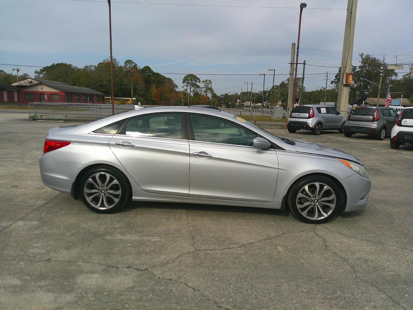 2013 SILVER HYUNDAI SONATA LIMITED; SE (5NPEC4AB8DH) , located at 10405 Abercorn Street, Savannah, GA, 31419, (912) 921-8965, 31.988262, -81.131760 - Photo#3