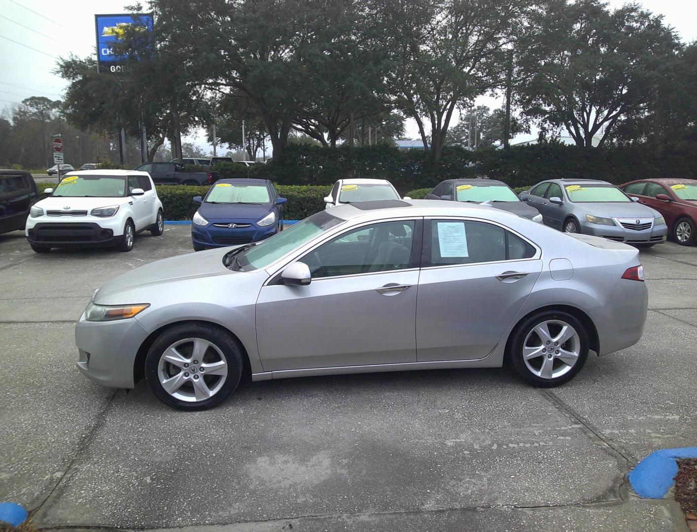 2010 SILVER ACURA TSX BASE (JH4CU2F65AC) , located at 1200 Cassat Avenue, Jacksonville, FL, 32205, (904) 695-1885, 30.302404, -81.731033 - Photo#2