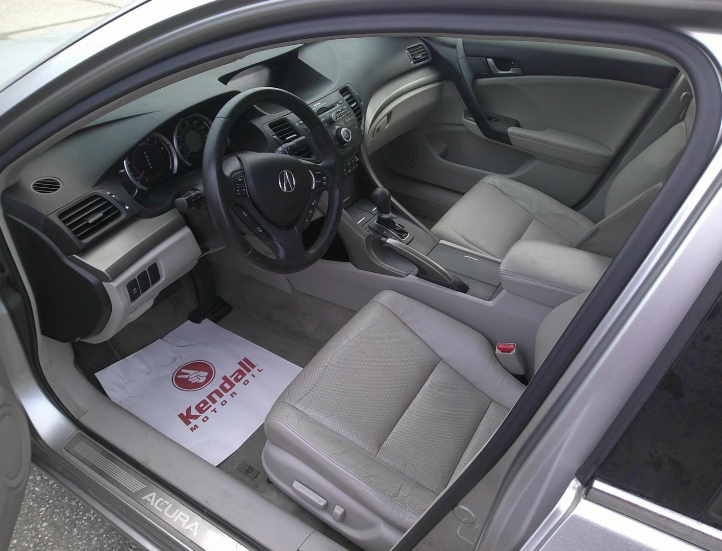 2010 SILVER ACURA TSX BASE (JH4CU2F65AC) , located at 1200 Cassat Avenue, Jacksonville, FL, 32205, (904) 695-1885, 30.302404, -81.731033 - Photo#3