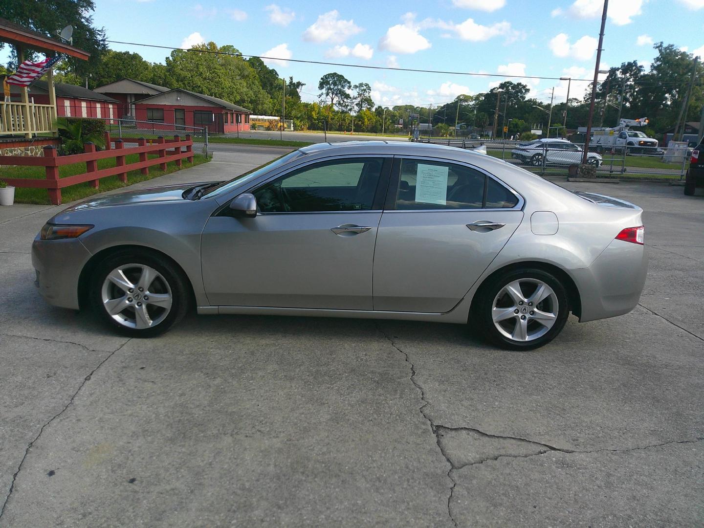 2010 SILVER ACURA TSX BASE (JH4CU2F65AC) , located at 1200 Cassat Avenue, Jacksonville, FL, 32205, (904) 695-1885, 30.302404, -81.731033 - Photo#1