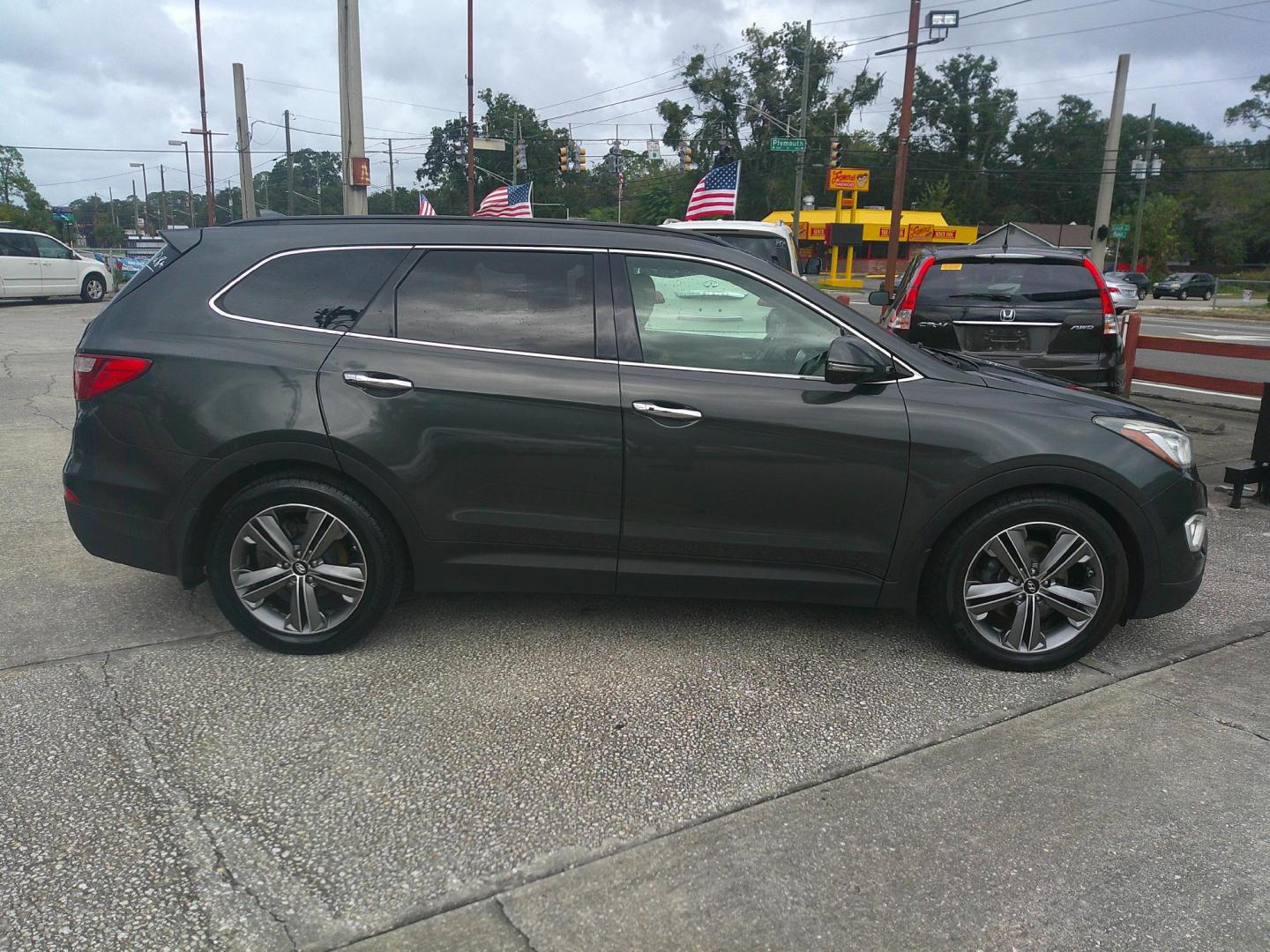 2013 GRAY HYUNDAI SANTA FE XL LIMITED (KM8SRDHF9DU) , located at 1200 Cassat Avenue, Jacksonville, FL, 32205, (904) 695-1885, 30.302404, -81.731033 - Photo#4