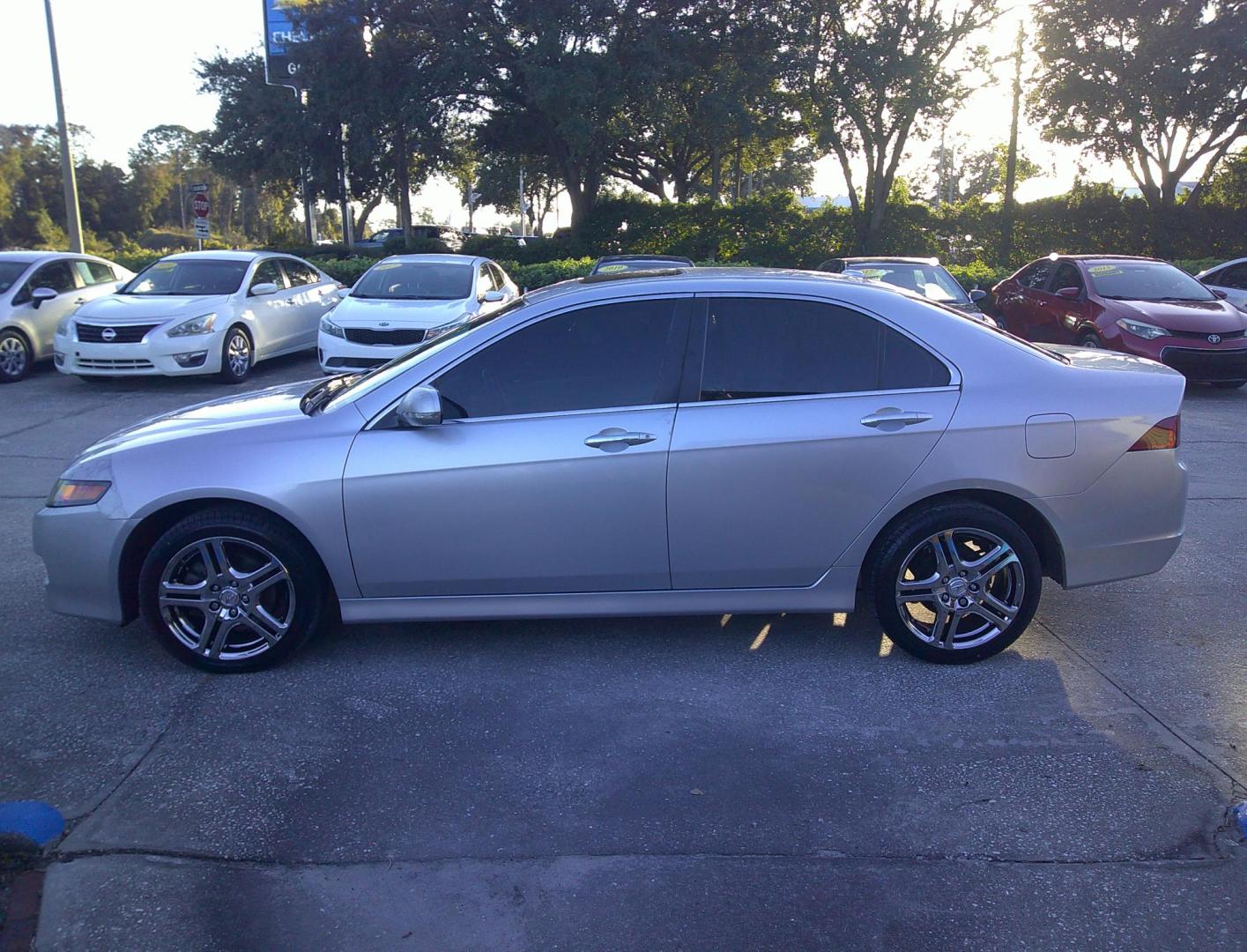 2008 GRAY ACURA TSX BASE W/NAV.SYS. (JH4CL96998C) , located at 1200 Cassat Avenue, Jacksonville, FL, 32205, (904) 695-1885, 30.302404, -81.731033 - Photo#4