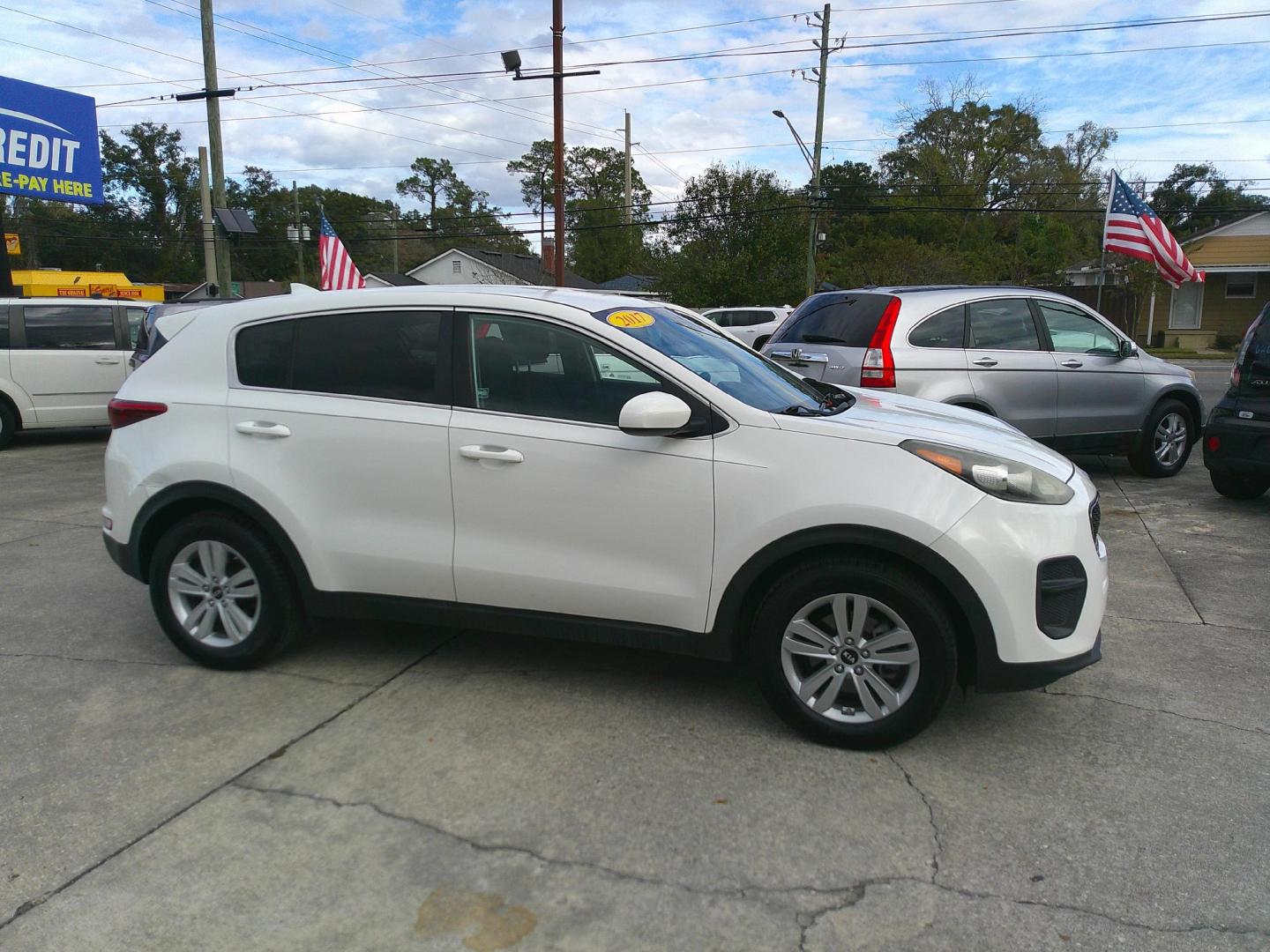 2017 WHITE KIA SPORTAGE LX (KNDPM3ACXH7) , located at 1200 Cassat Avenue, Jacksonville, FL, 32205, (904) 695-1885, 30.302404, -81.731033 - Photo#5