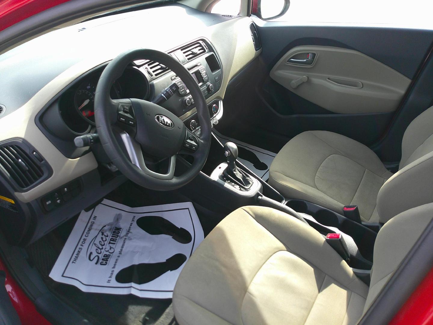 2014 RED KIA RIO LX (KNADM4A34E6) , located at 1200 Cassat Avenue, Jacksonville, FL, 32205, (904) 695-1885, 30.302404, -81.731033 - Photo#3