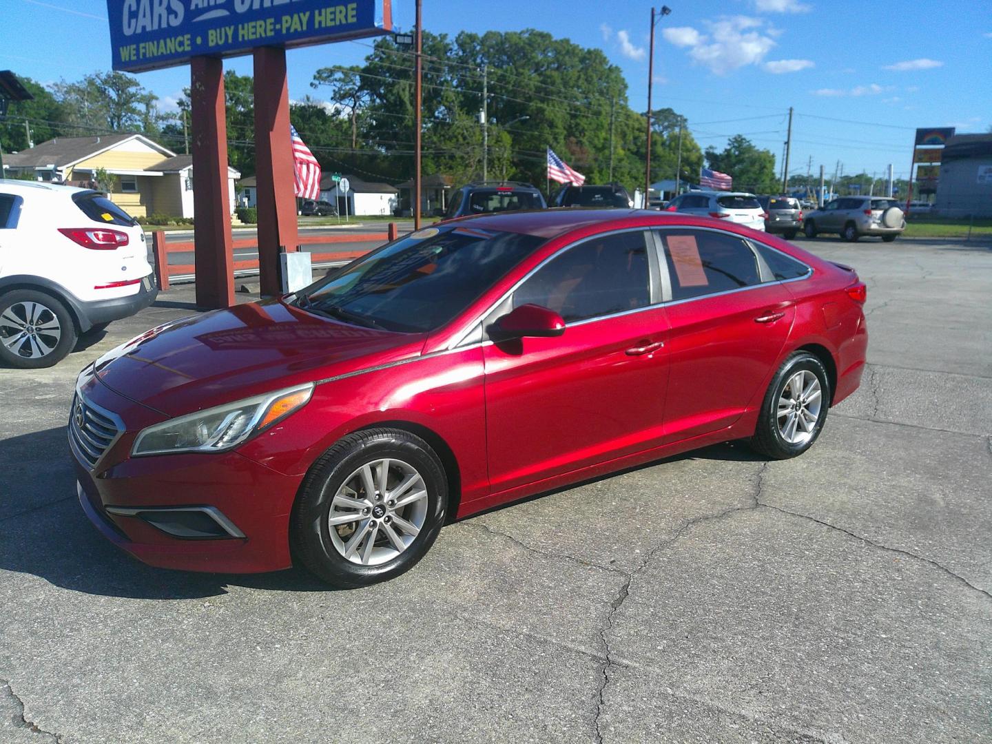 2016 RED HYUNDAI SONATA BASE; SE (5NPE24AF2GH) , located at 1200 Cassat Avenue, Jacksonville, FL, 32205, (904) 695-1885, 30.302404, -81.731033 - Photo#2