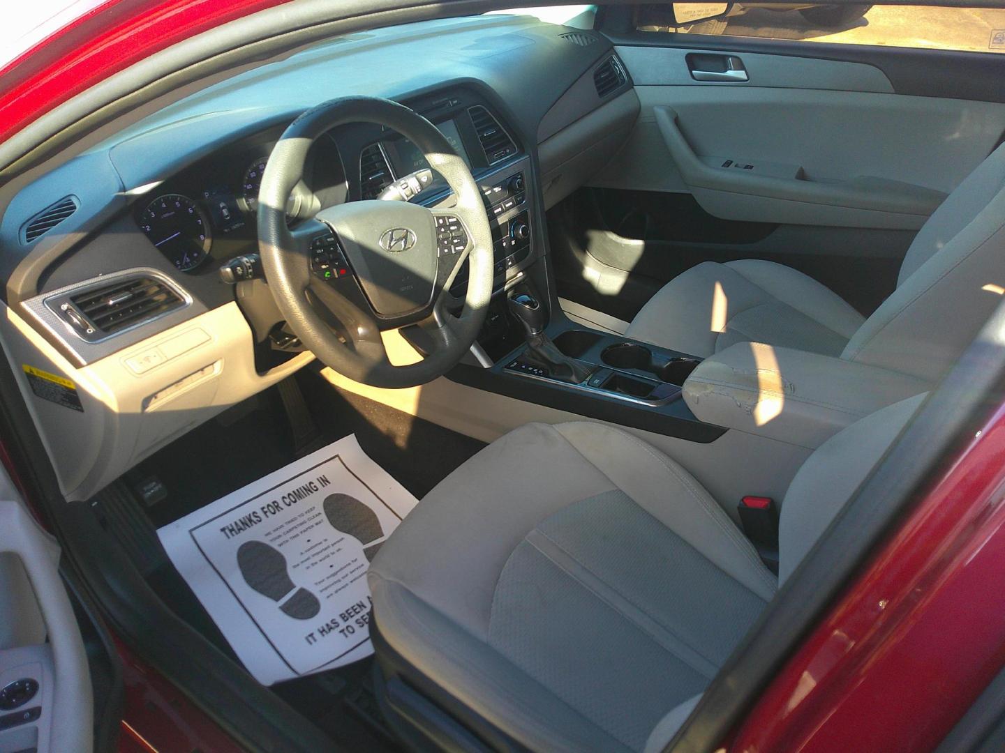 2016 RED HYUNDAI SONATA BASE; SE (5NPE24AF2GH) , located at 1200 Cassat Avenue, Jacksonville, FL, 32205, (904) 695-1885, 30.302404, -81.731033 - Photo#4
