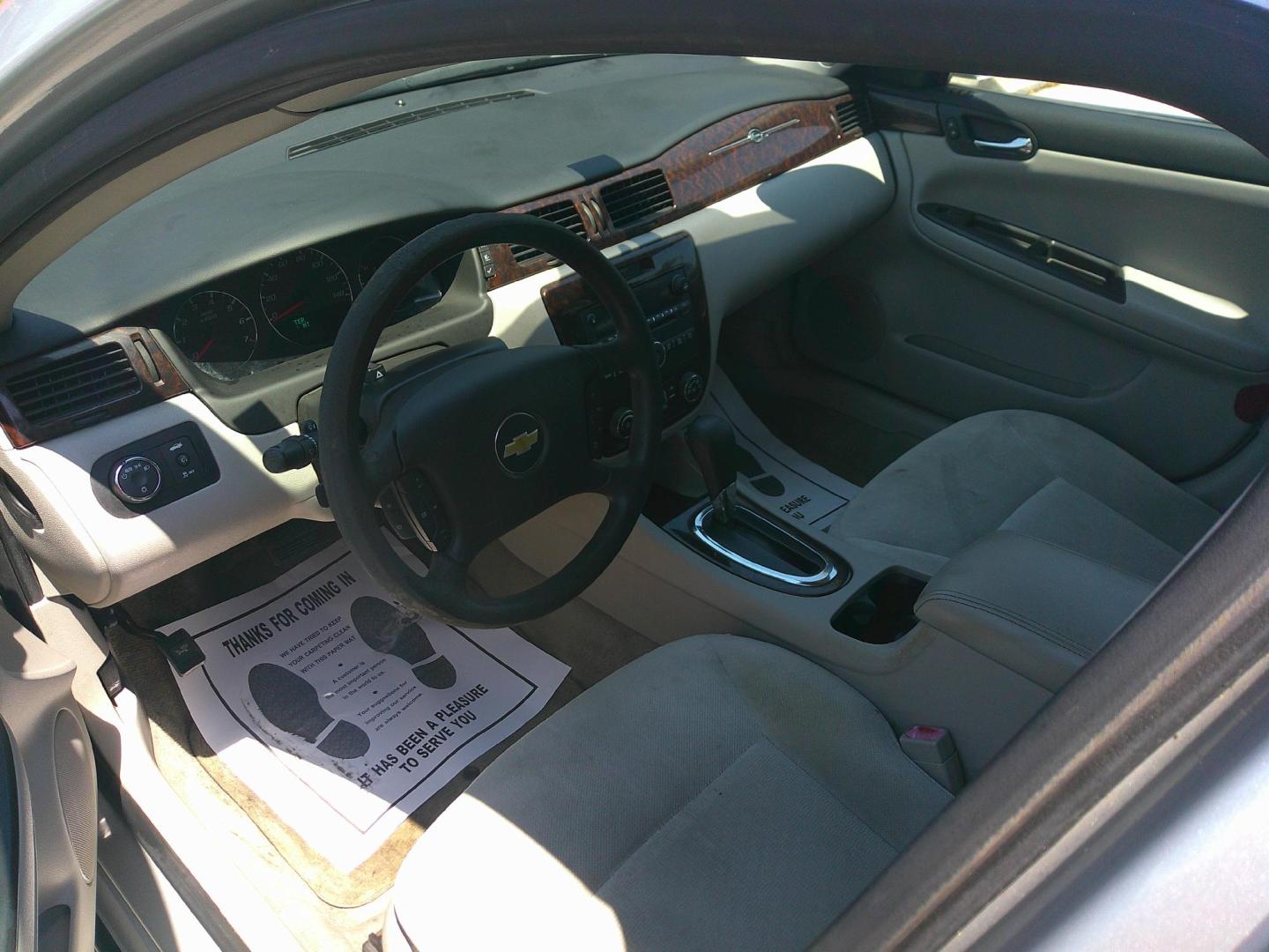 2015 SILVER CHEVROLET IMPALA LIMITED LT (2G1WB5E36F1) , located at 1200 Cassat Avenue, Jacksonville, FL, 32205, (904) 695-1885, 30.302404, -81.731033 - Photo#2