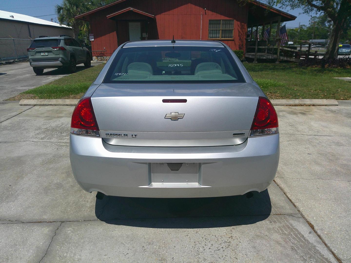 2015 SILVER CHEVROLET IMPALA LIMITED LT (2G1WB5E36F1) , located at 1200 Cassat Avenue, Jacksonville, FL, 32205, (904) 695-1885, 30.302404, -81.731033 - Photo#4