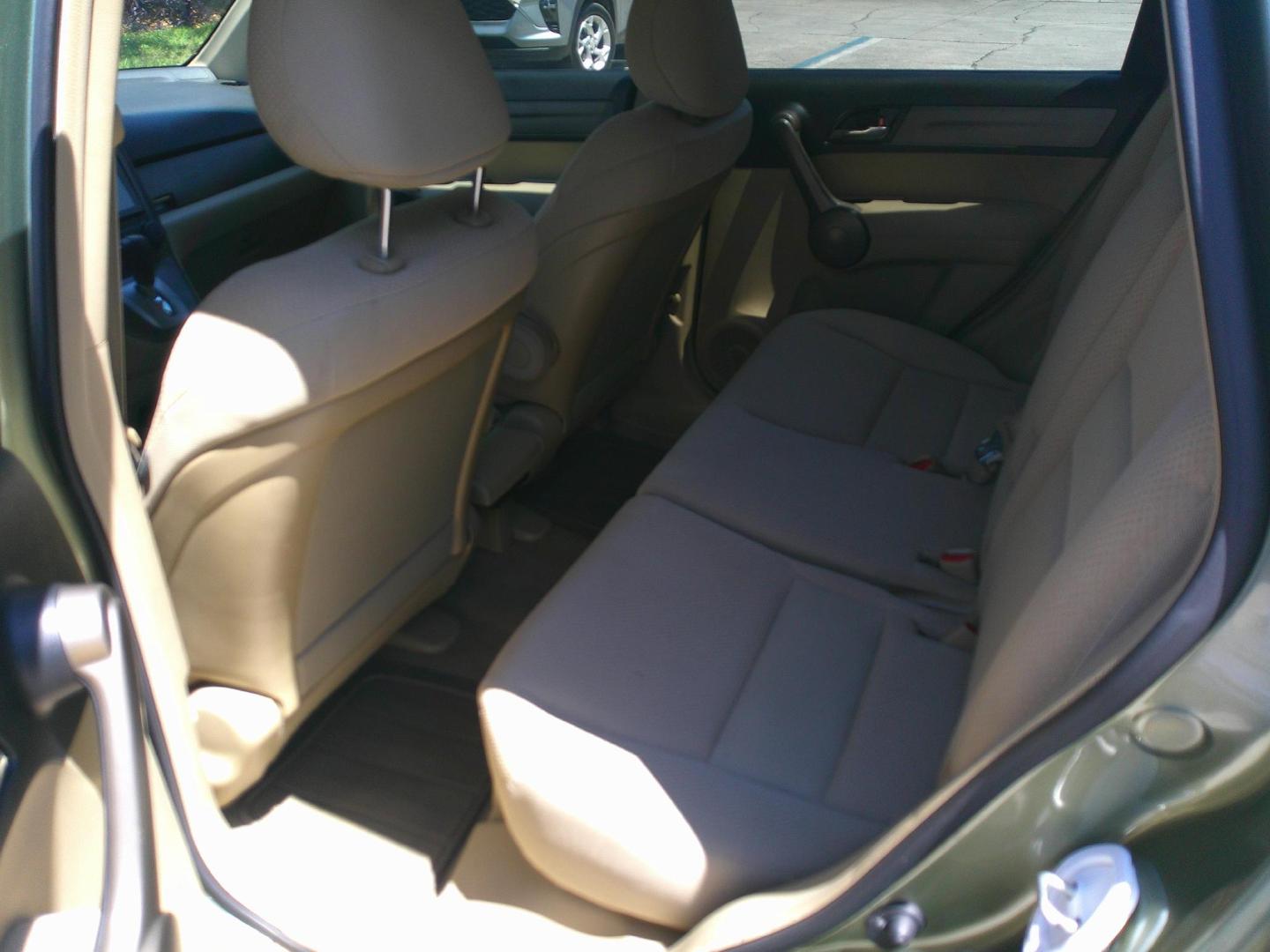 2008 GREEN HONDA CR-V LX (JHLRE38358C) , located at 1200 Cassat Avenue, Jacksonville, FL, 32205, (904) 695-1885, 30.302404, -81.731033 - Photo#4