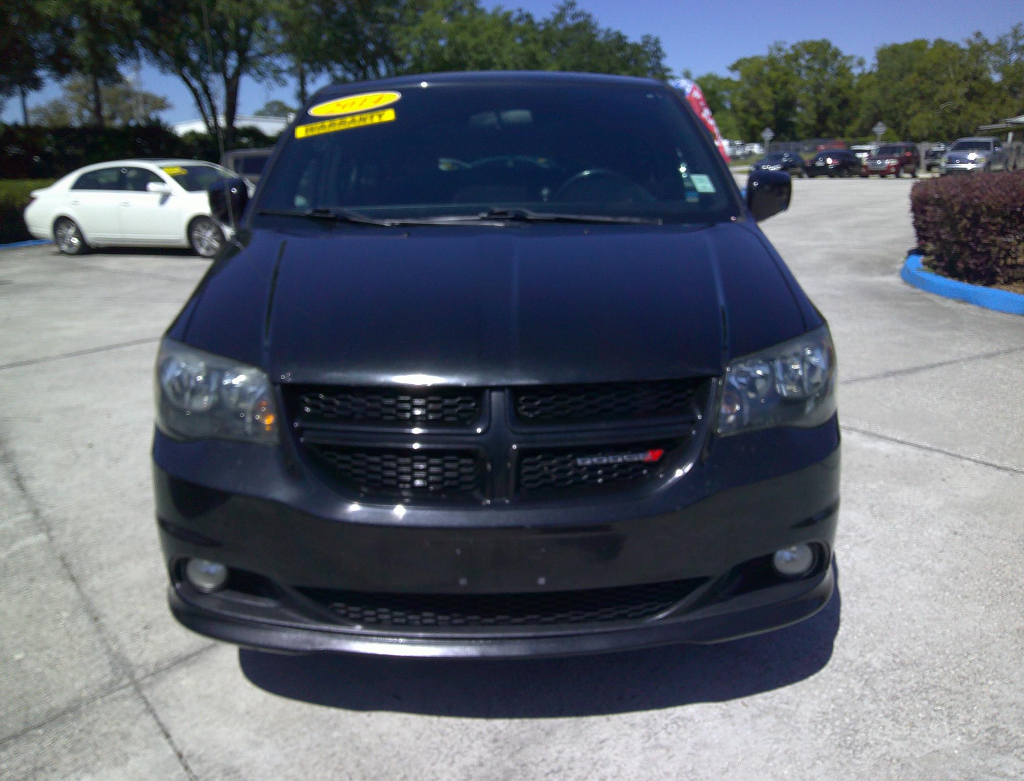 photo of 2014 DODGE GRAND CARAVAN SXT 