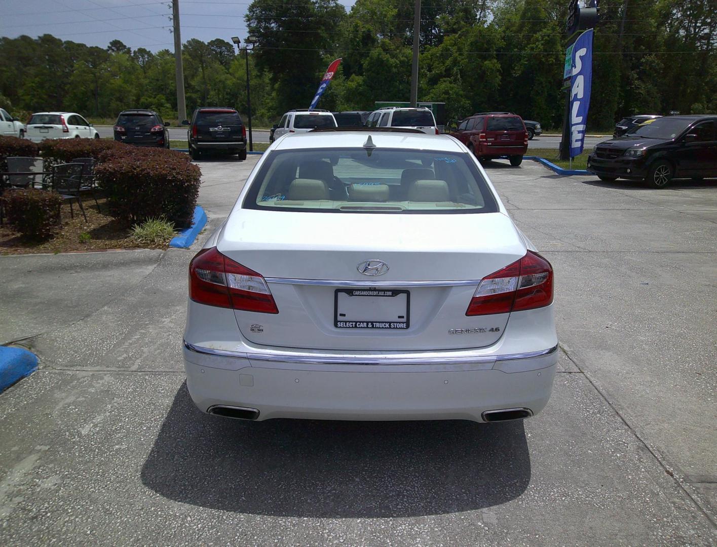 2012 WHITE HYUNDAI GENESIS BASE (KMHGC4DF3CU) , located at 390 Hansen Avenue, Orange Park, FL, 32065, (904) 276-7933, 30.130497, -81.787529 - Photo#5