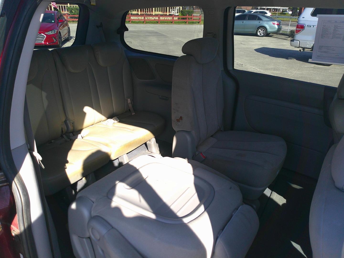 2010 KIA SEDONA EX; LX (KNDMG4C36A6) , located at 1200 Cassat Avenue, Jacksonville, FL, 32205, (904) 695-1885, 30.302404, -81.731033 - Photo#5