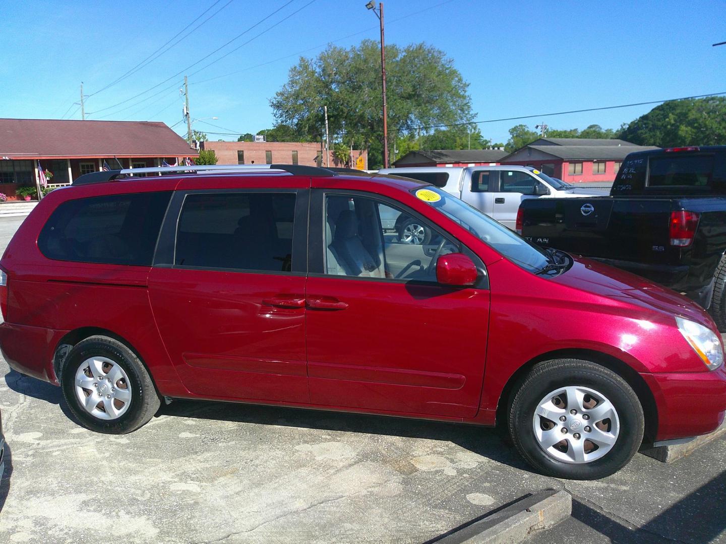 2010 KIA SEDONA EX; LX (KNDMG4C36A6) , located at 1200 Cassat Avenue, Jacksonville, FL, 32205, (904) 695-1885, 30.302404, -81.731033 - Photo#2