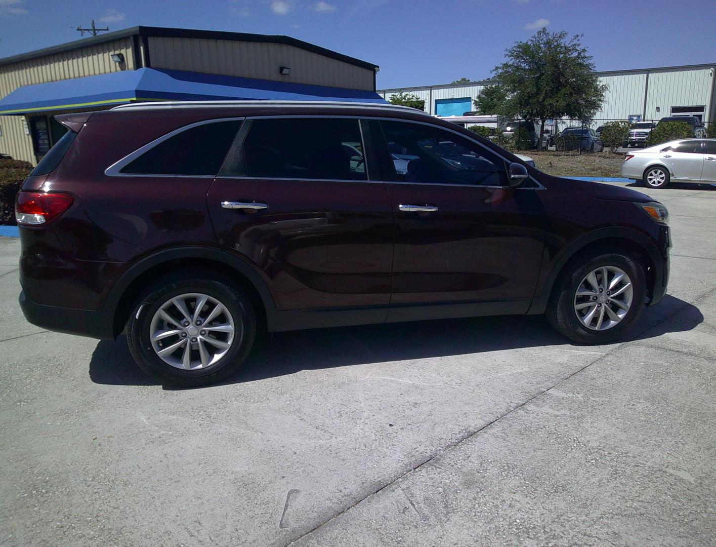 2018 PURPLE KIA SORENTO LX; L (5XYPG4A31JG) , located at 390 Hansen Avenue, Orange Park, FL, 32065, (904) 276-7933, 30.130497, -81.787529 - Photo#2