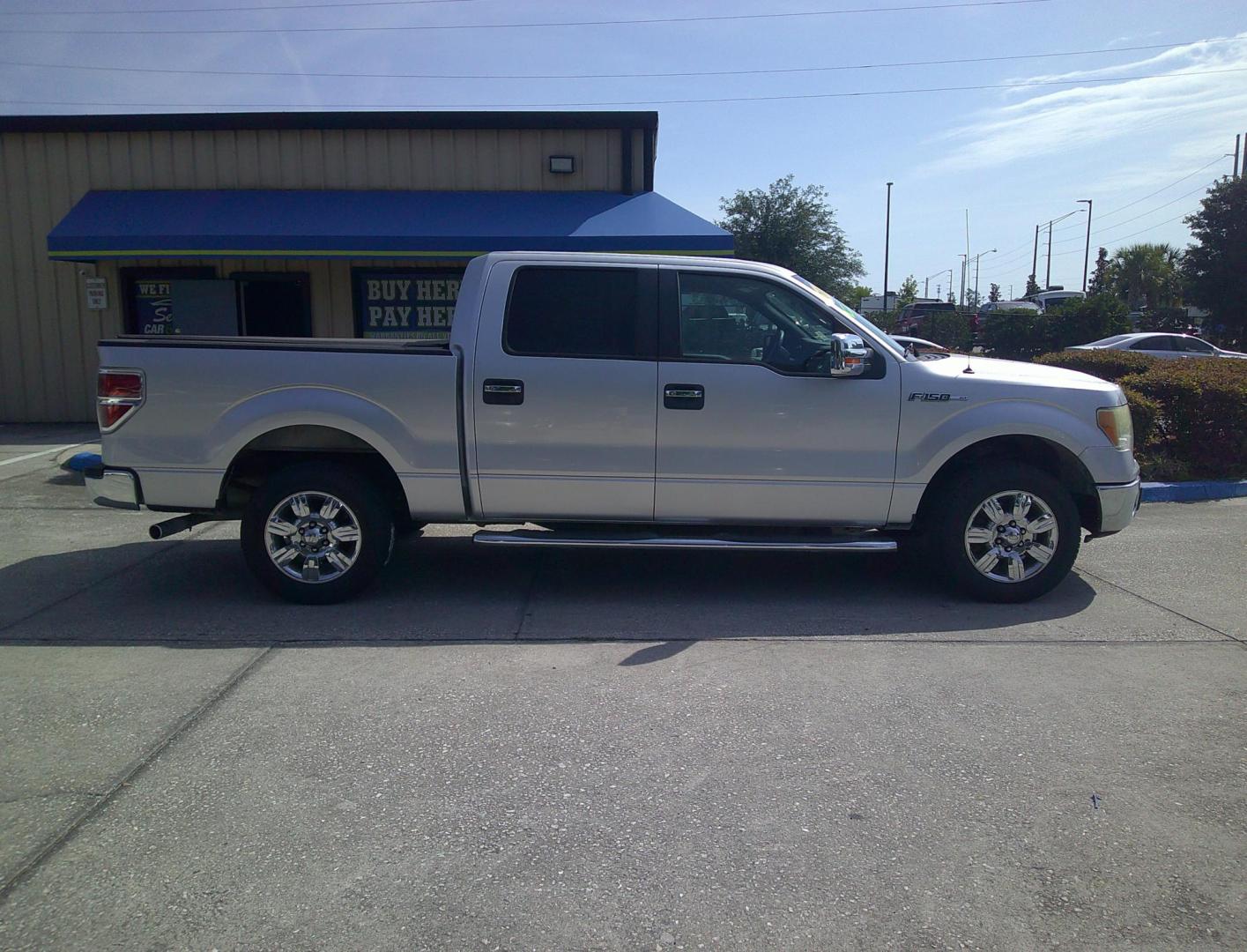 2011 GRAY FORD F-150 XL; PLATINUM; (1FTEW1CM7BF) , located at 1200 Cassat Avenue, Jacksonville, FL, 32205, (904) 695-1885, 30.302404, -81.731033 - Photo#2