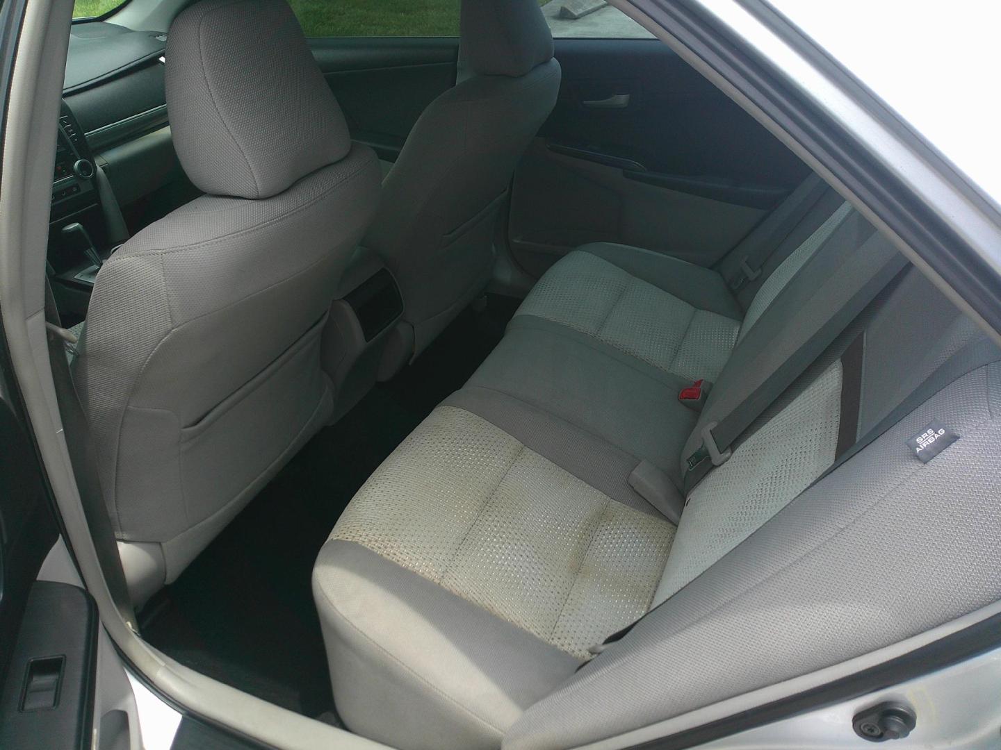 2012 SILVER TOYOTA CAMRY SE; LE; XLE (4T1BF1FK2CU) , located at 1200 Cassat Avenue, Jacksonville, FL, 32205, (904) 695-1885, 30.302404, -81.731033 - Photo#4