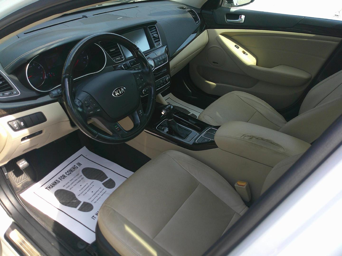 2015 WHITE KIA CADENZA EX (KNALN4D74F5) , located at 1200 Cassat Avenue, Jacksonville, FL, 32205, (904) 695-1885, 30.302404, -81.731033 - Photo#2