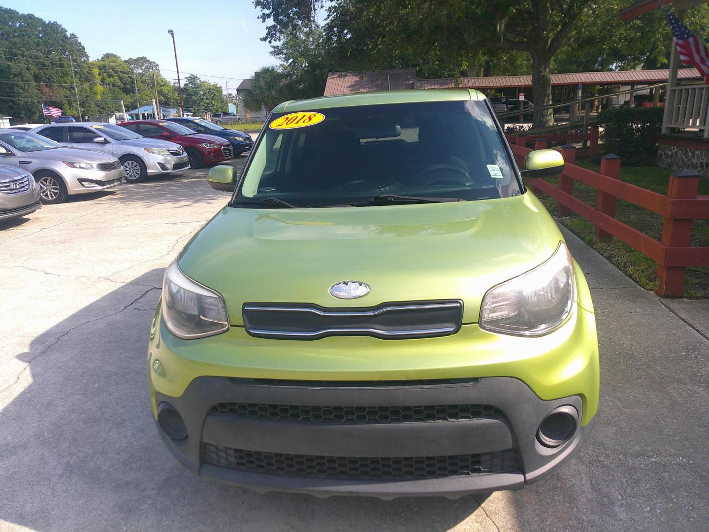 2018 GREEN KIA SOUL BASE (KNDJN2A26J7) , located at 1200 Cassat Avenue, Jacksonville, FL, 32205, (904) 695-1885, 30.302404, -81.731033 - Photo#0