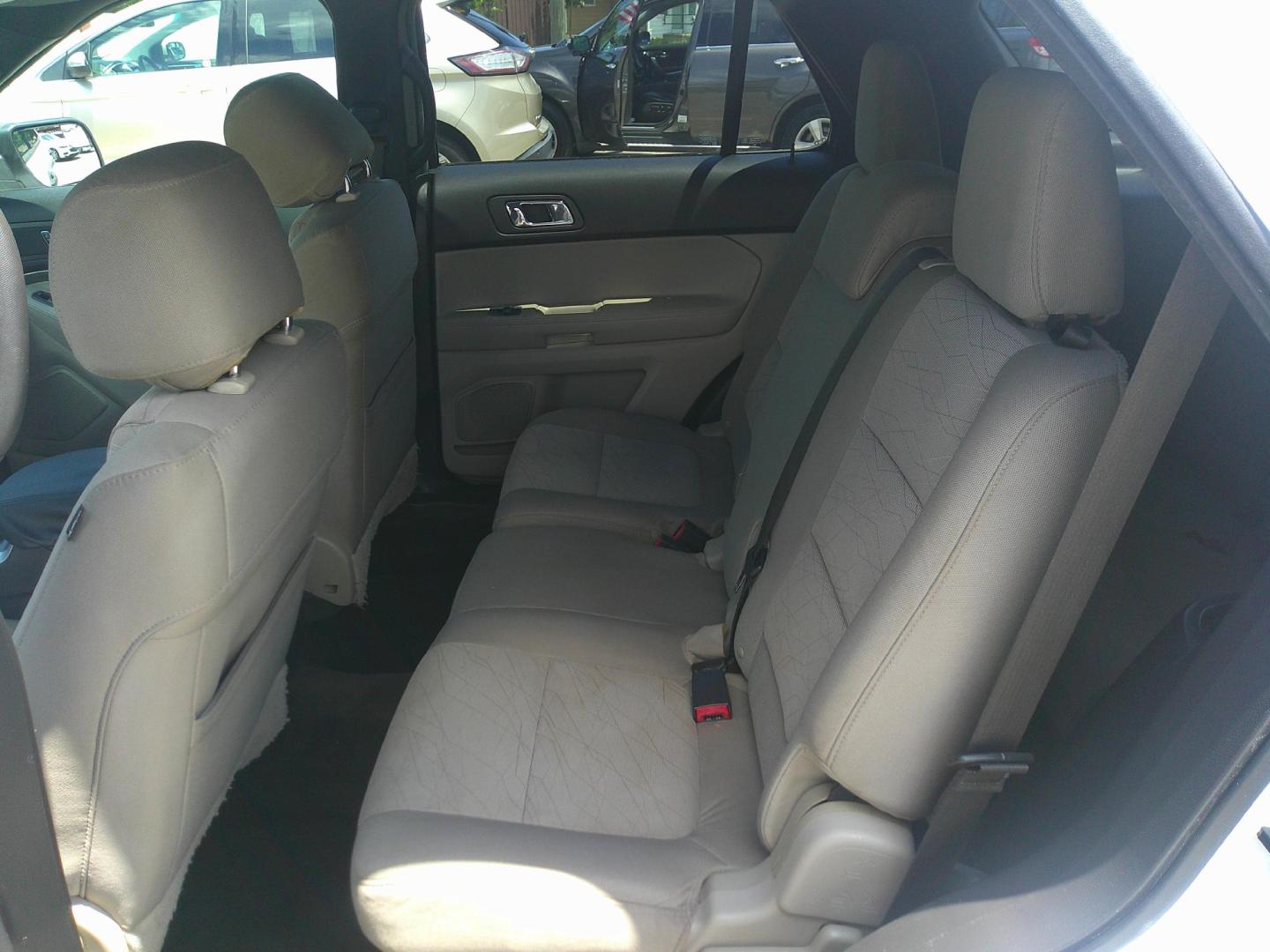 2014 WHITE FORD EXPLORER BASE (1FM5K7B85EG) , located at 1200 Cassat Avenue, Jacksonville, FL, 32205, (904) 695-1885, 30.302404, -81.731033 - Photo#4