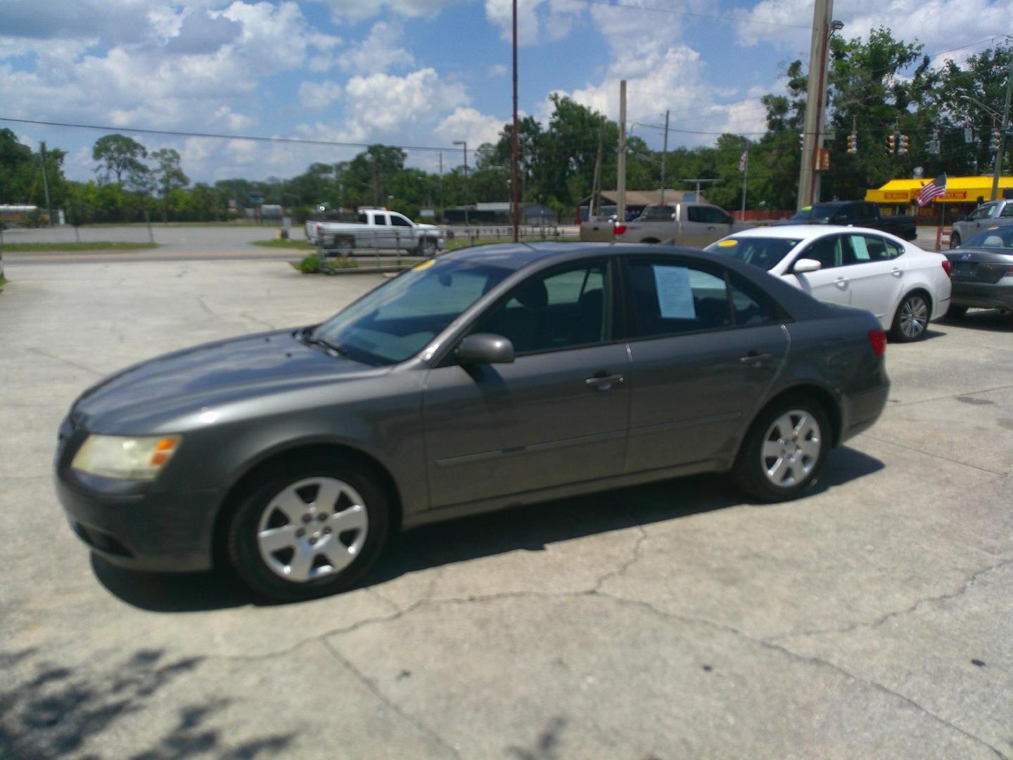 2009 GRAY HYUNDAI SONATA GLS (5NPET46C29H) , located at 1200 Cassat Avenue, Jacksonville, FL, 32205, (904) 695-1885, 30.302404, -81.731033 - Photo#1