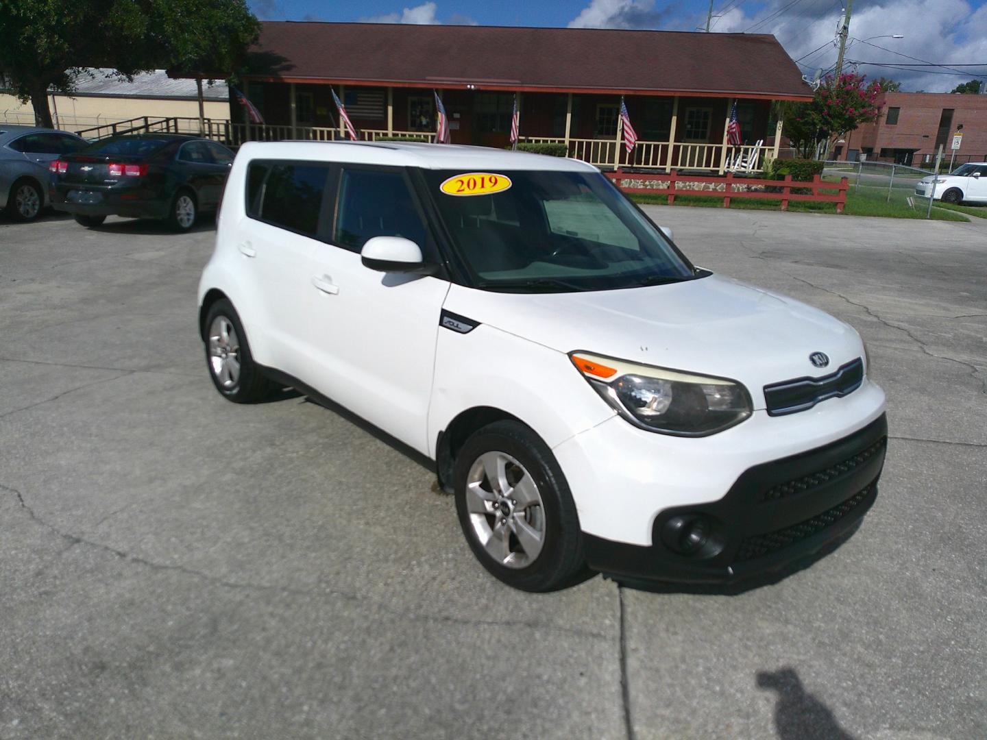 2019 WHITE KIA SOUL BASE (KNDJN2A25K7) , located at 390 Hansen Avenue, Orange Park, FL, 32065, (904) 276-7933, 30.130497, -81.787529- Photo#1