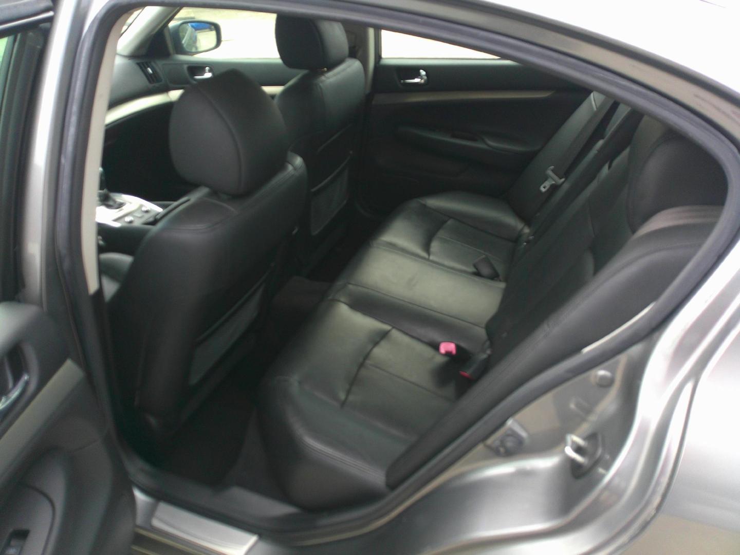 2011 GRAY INFINITI G37X BASE (JN1CV6AR5BM) , located at 1200 Cassat Avenue, Jacksonville, FL, 32205, (904) 695-1885, 30.302404, -81.731033 - Photo#4