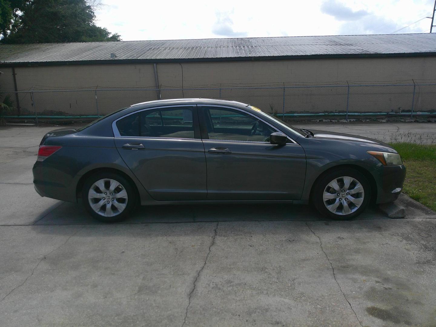 2010 GRAY HONDA ACCORD EX (1HGCP2F75AA) , located at 1200 Cassat Avenue, Jacksonville, FL, 32205, (904) 695-1885, 30.302404, -81.731033 - Photo#2