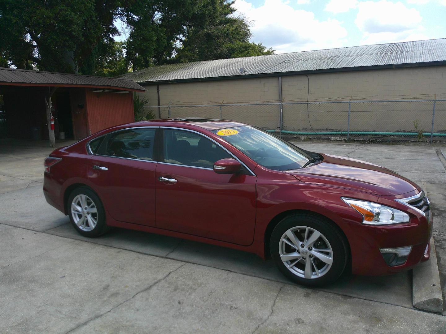 2015 RED NISSAN ALTIMA 2.5; 2.5 S; 2 (1N4AL3AP4FC) , located at 1200 Cassat Avenue, Jacksonville, FL, 32205, (904) 695-1885, 30.302404, -81.731033 - Photo#3