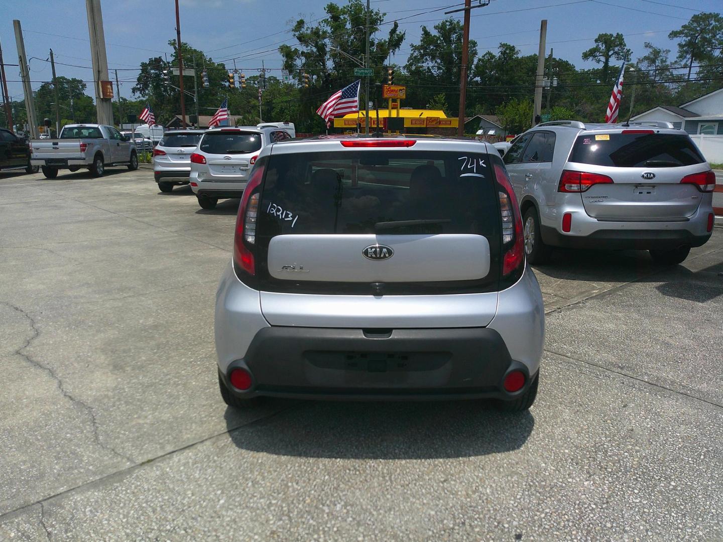 2016 SILVER KIA SOUL BASE (KNDJN2A23G7) , located at 1200 Cassat Avenue, Jacksonville, FL, 32205, (904) 695-1885, 30.302404, -81.731033 - Photo#2