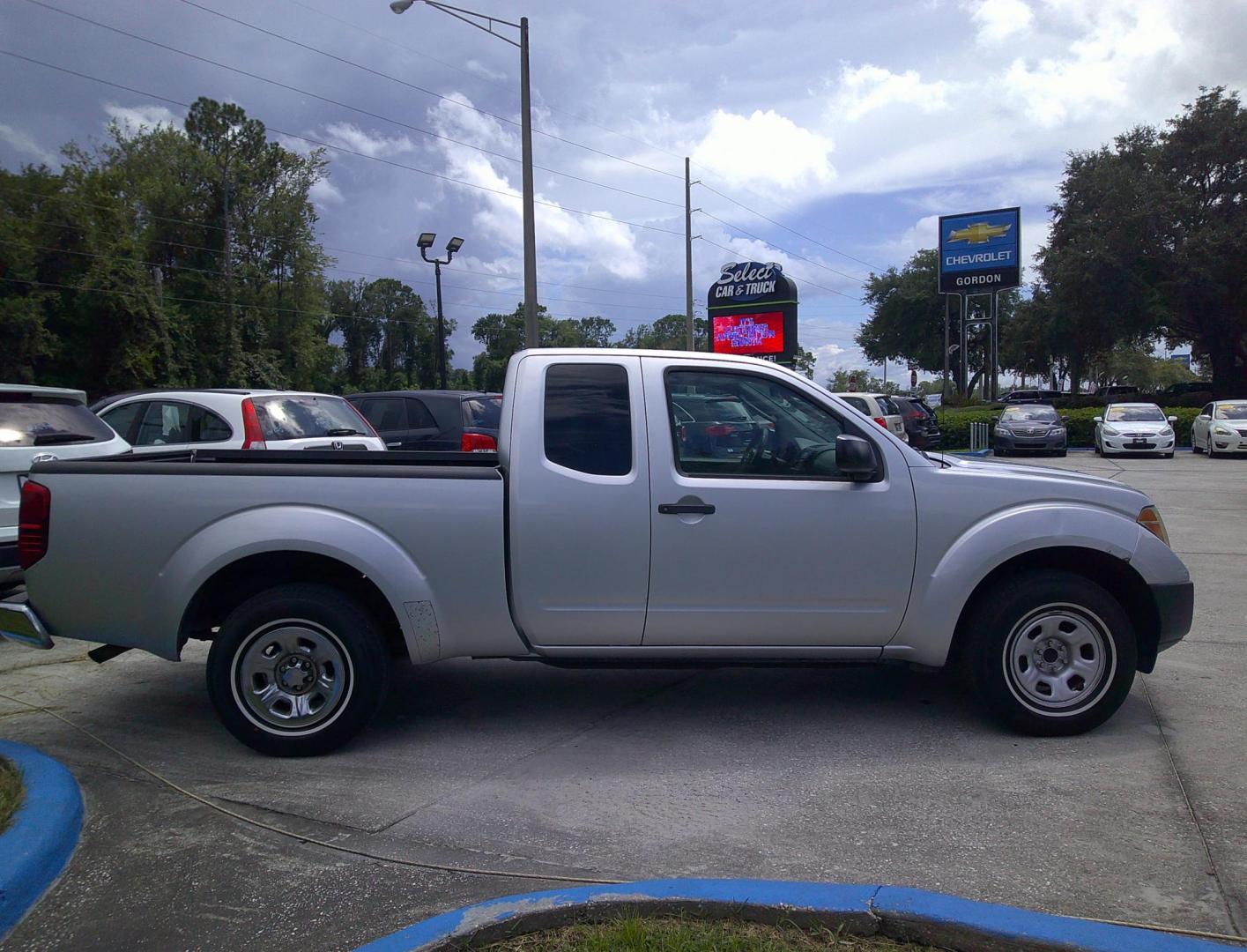 2007 SILVER NISSAN FRONTIER XE (1N6BD06TX7C) , located at 390 Hansen Avenue, Orange Park, FL, 32065, (904) 276-7933, 30.130497, -81.787529 - Photo#2
