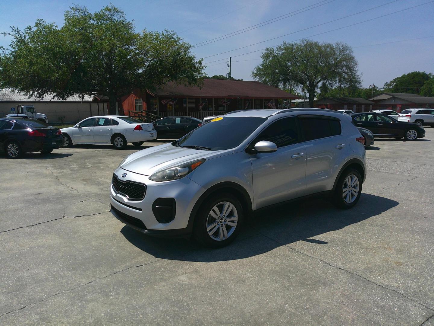 2017 SILVER KIA SPORTAGE LX (KNDPM3AC0H7) , located at 1200 Cassat Avenue, Jacksonville, FL, 32205, (904) 695-1885, 30.302404, -81.731033 - Photo#1