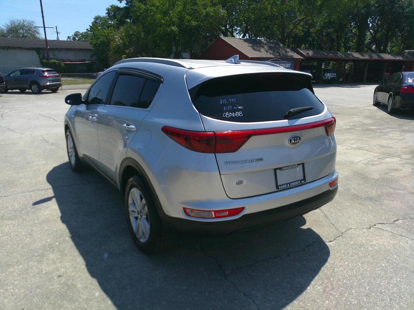 2017 SILVER KIA SPORTAGE LX (KNDPM3AC0H7) , located at 1200 Cassat Avenue, Jacksonville, FL, 32205, (904) 695-1885, 30.302404, -81.731033 - Photo#5