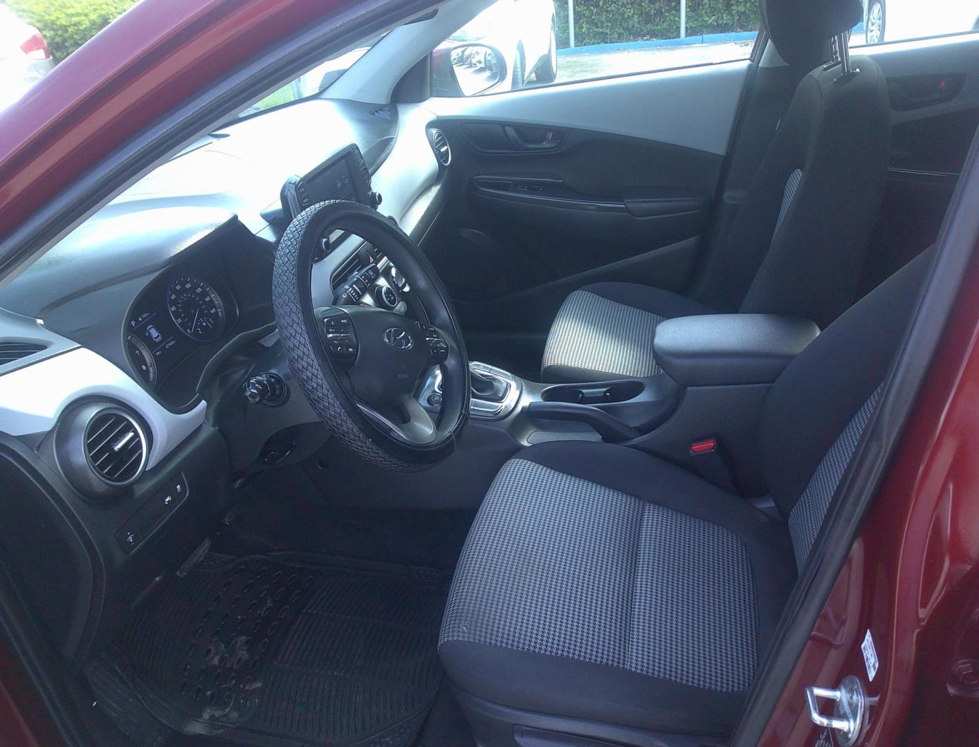 2019 RED HYUNDAI KONA SE (KM8K12AA7KU) , located at 390 Hansen Avenue, Orange Park, FL, 32065, (904) 276-7933, 30.130497, -81.787529 - Photo#3