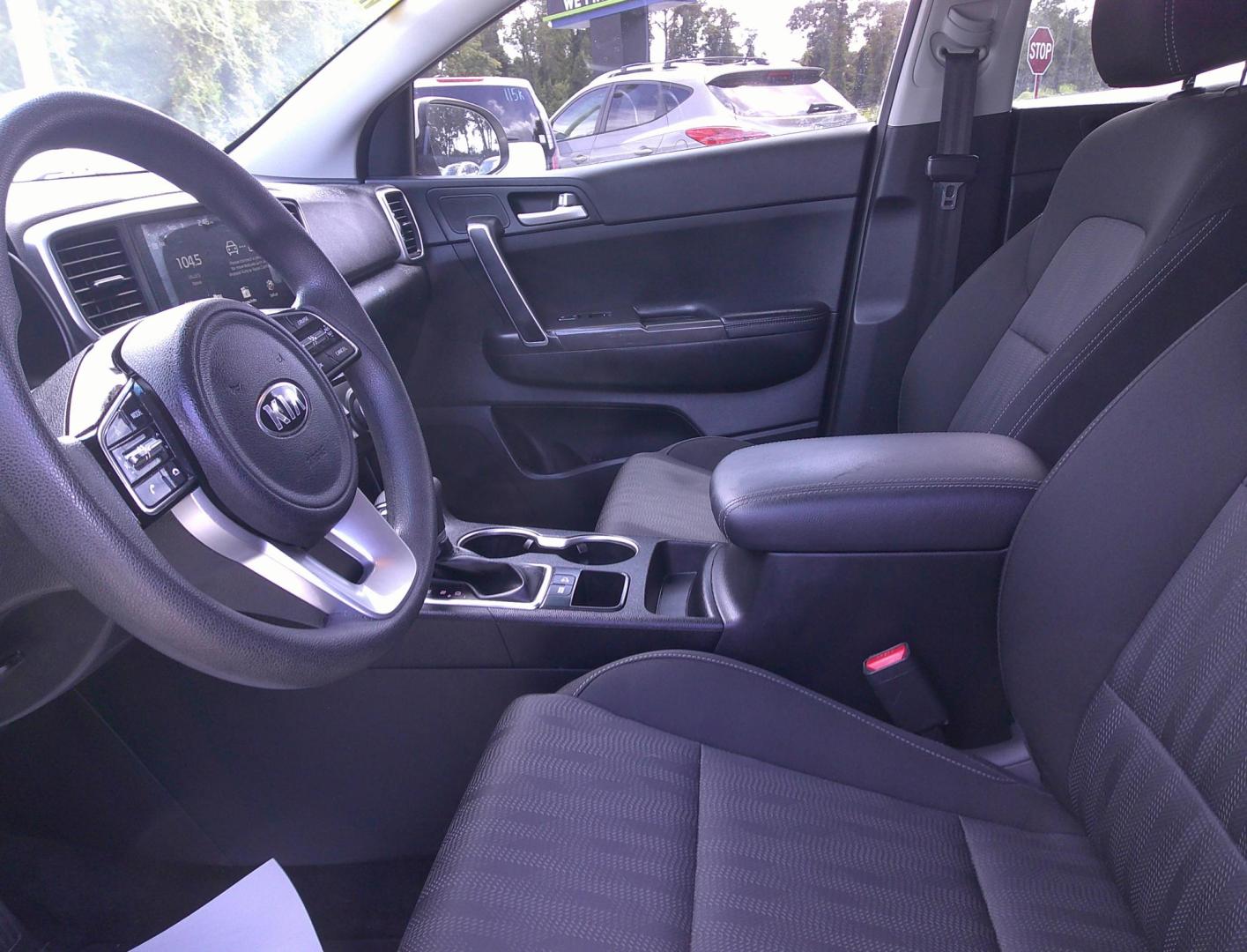 2020 WHITE KIA SPORTAGE LX (KNDPM3AC5L7) , located at 1200 Cassat Avenue, Jacksonville, FL, 32205, (904) 695-1885, 30.302404, -81.731033 - Photo#1