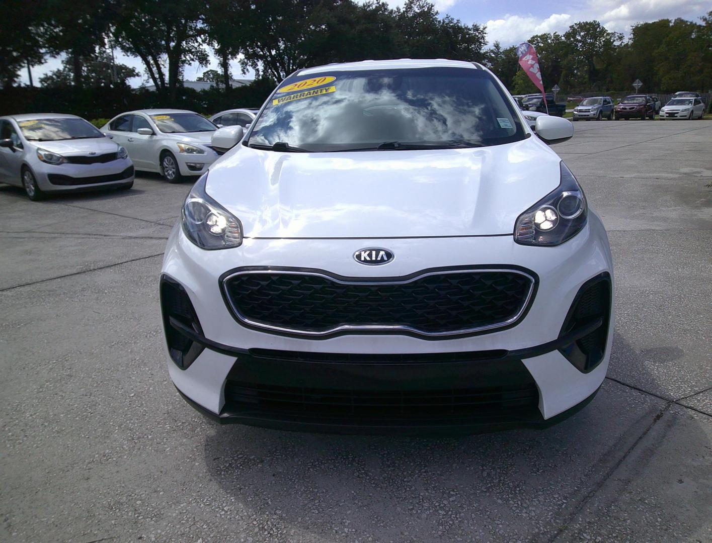 2020 WHITE KIA SPORTAGE LX (KNDPM3AC5L7) , located at 1200 Cassat Avenue, Jacksonville, FL, 32205, (904) 695-1885, 30.302404, -81.731033 - Photo#0