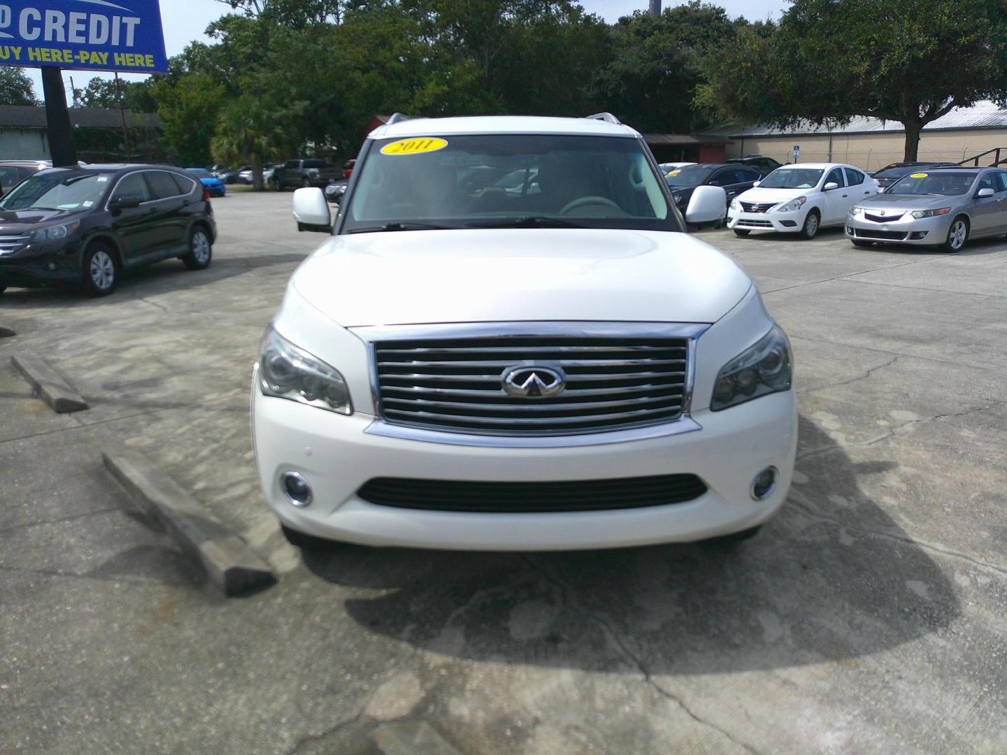 2011 INFINITI QX 56's photo